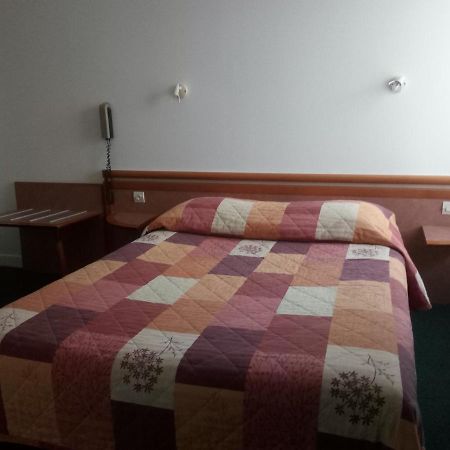 Hotel De La Gare Clisson Eksteriør billede
