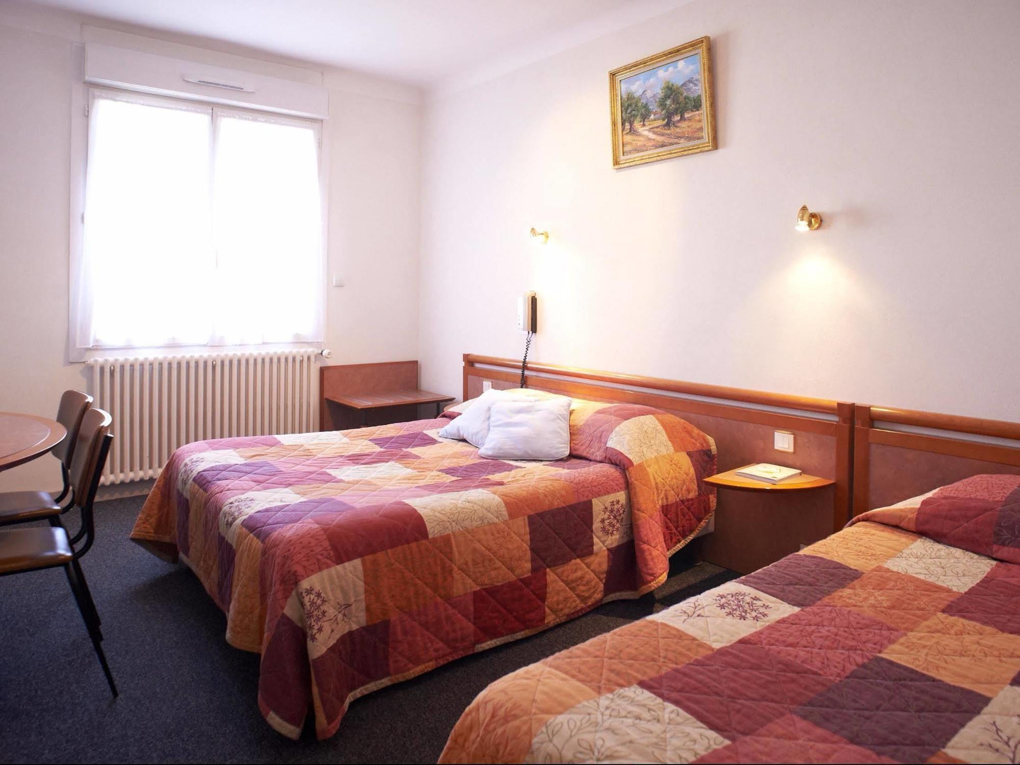 Hotel De La Gare Clisson Eksteriør billede